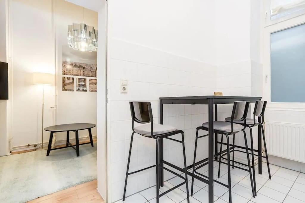 Newly Furnished Apartment For Up To 6 People Berlin Bagian luar foto